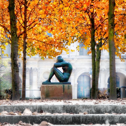 click for bigger image - la Nuit (the Night) Bronze Sculpture by Aristide Maillol in Jardin du Carrousel, Paris, France 5 Nov 07 12:36 GMT+1